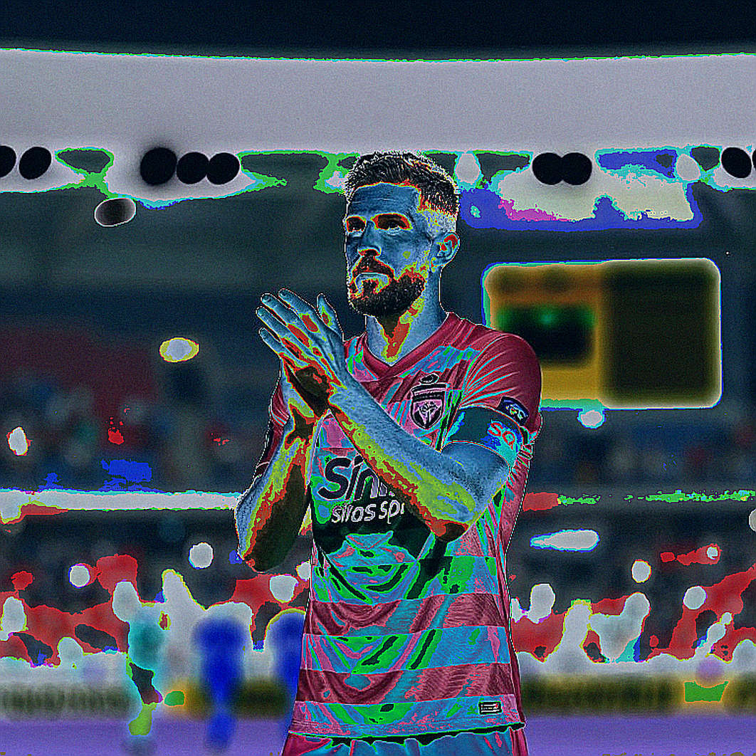 ট্যাগ বলছিল ফুটবল, ফাইল বলছিল অভিনেতা: একটি ভুল শ্রেণীবিভাগ ফুটবলের তথ্য-অর্থনীতি সম্পর্কে কী বলে